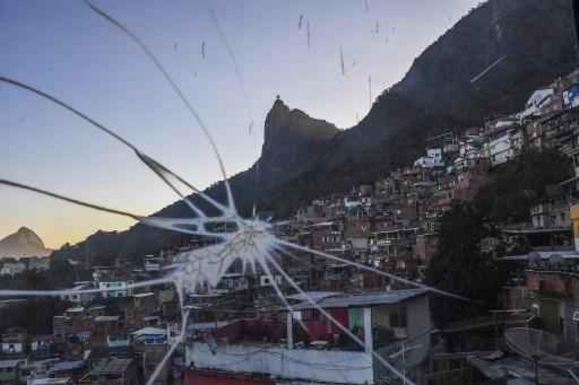Rio sluit helft van politieposten in favela's