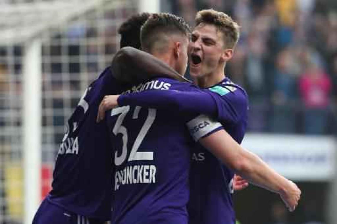 Jupiler Pro League - Anderlecht vervult plicht en klopt Charleroi met 3-1