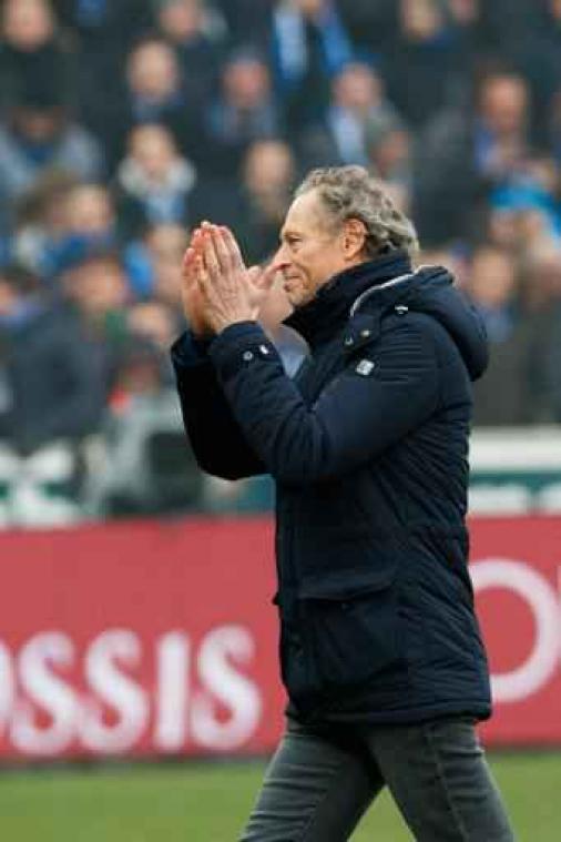 Preud'homme omarmt Standard