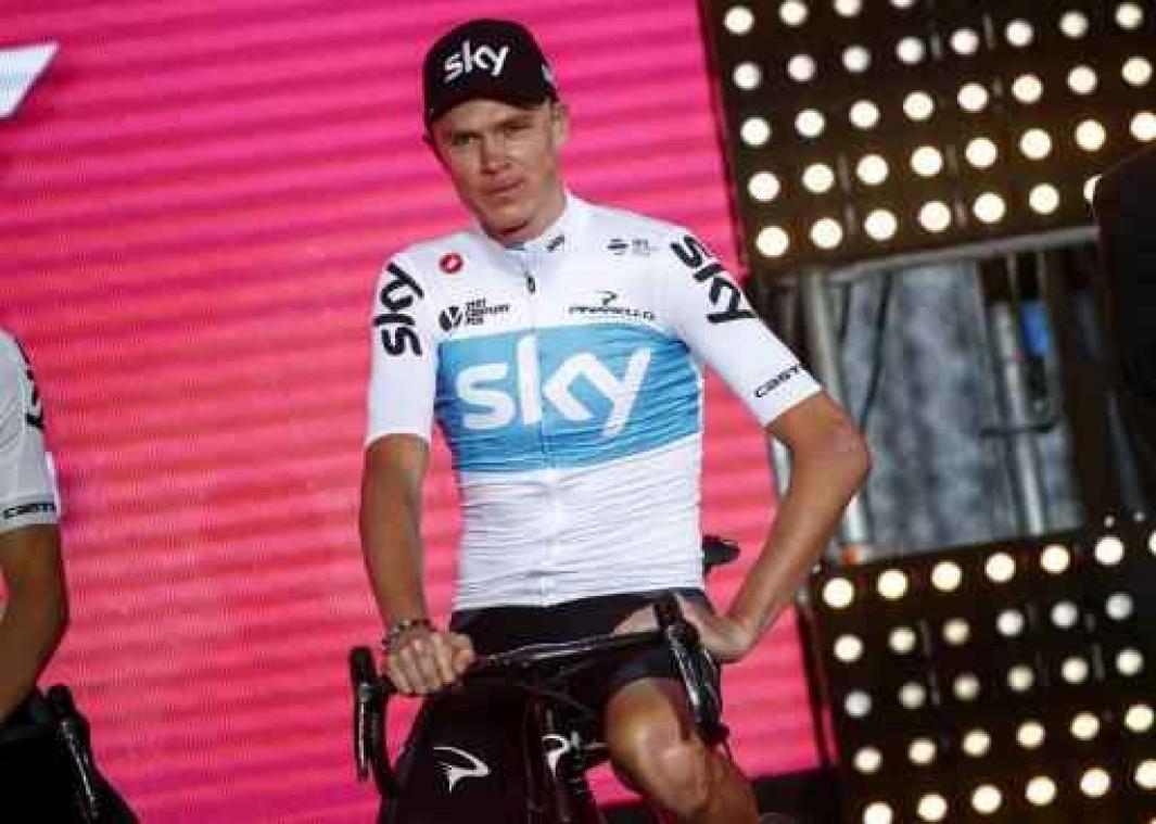 Chris Froome valt bij verkenning openingstijdrit Giro