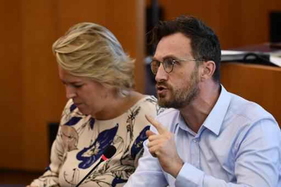 "Als er kampen ontstaan, is dat omdat Francken zelf zijn job niet doet"