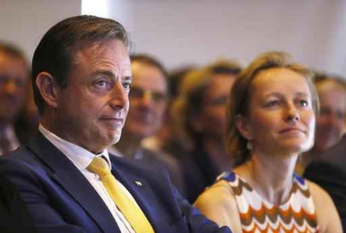 Veiligheid en rechten-plichtenverhaal centraal in Antwerps N-VA-programma