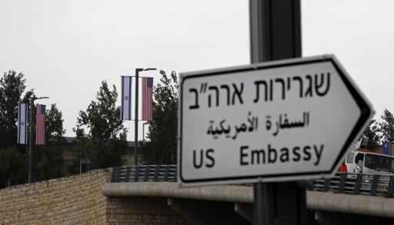 Israëli's installeren wegwijzers naar nieuwe VS-ambassade in Jeruzalem