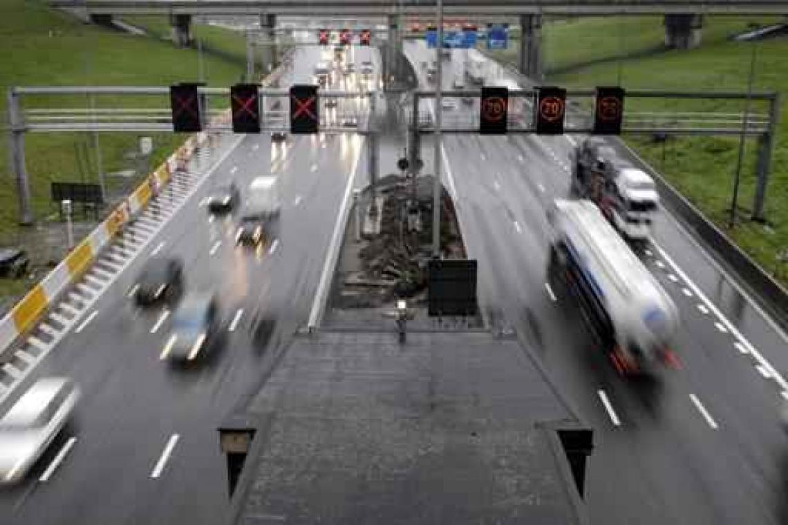 Technische problemen veroorzaken hinder in beide richtingen in Kennedytunnel