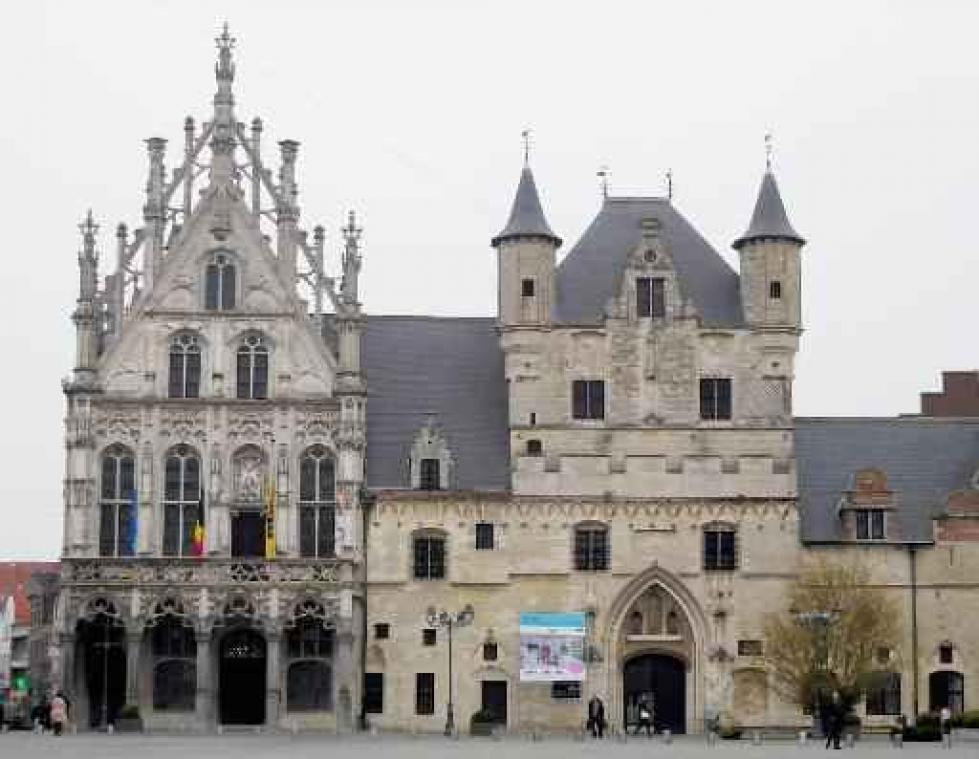 Vrouw weigert schepen hand te schudden