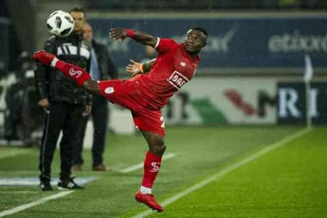 Standard beloont Collins Fai met nieuw contract