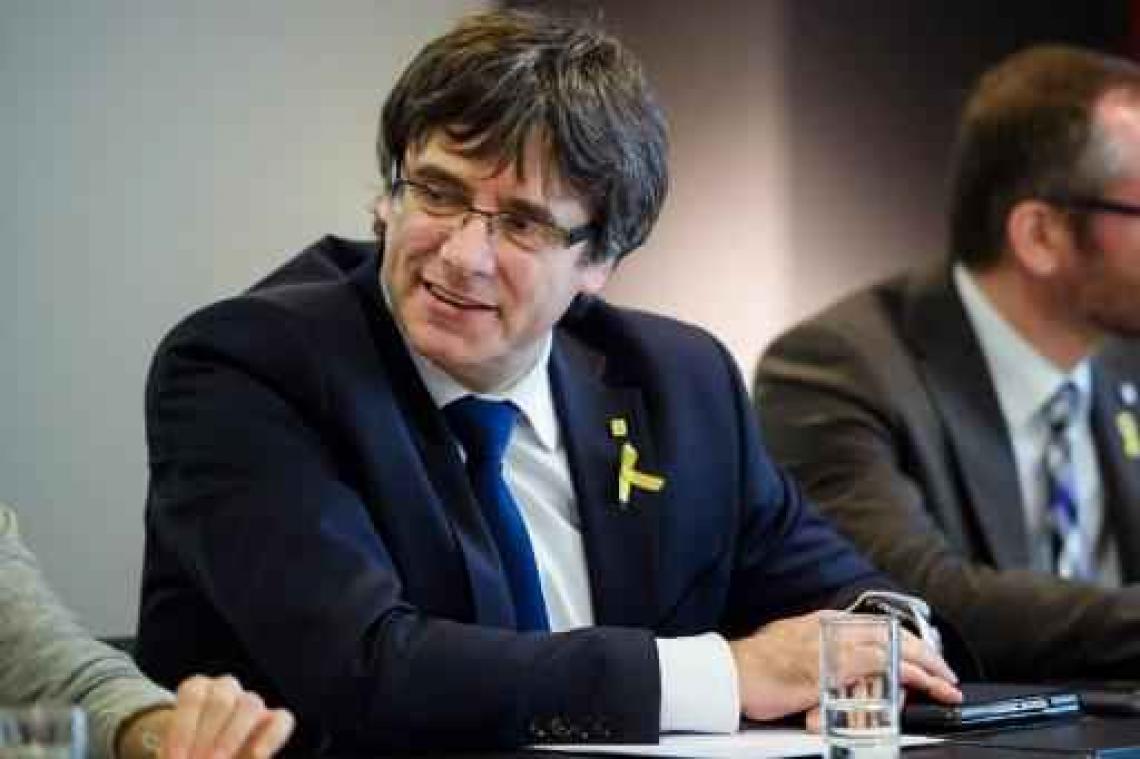 Madrid vecht wetswijziging om Puigdemont te verkiezen aan bij Grondwettelijk Hof
