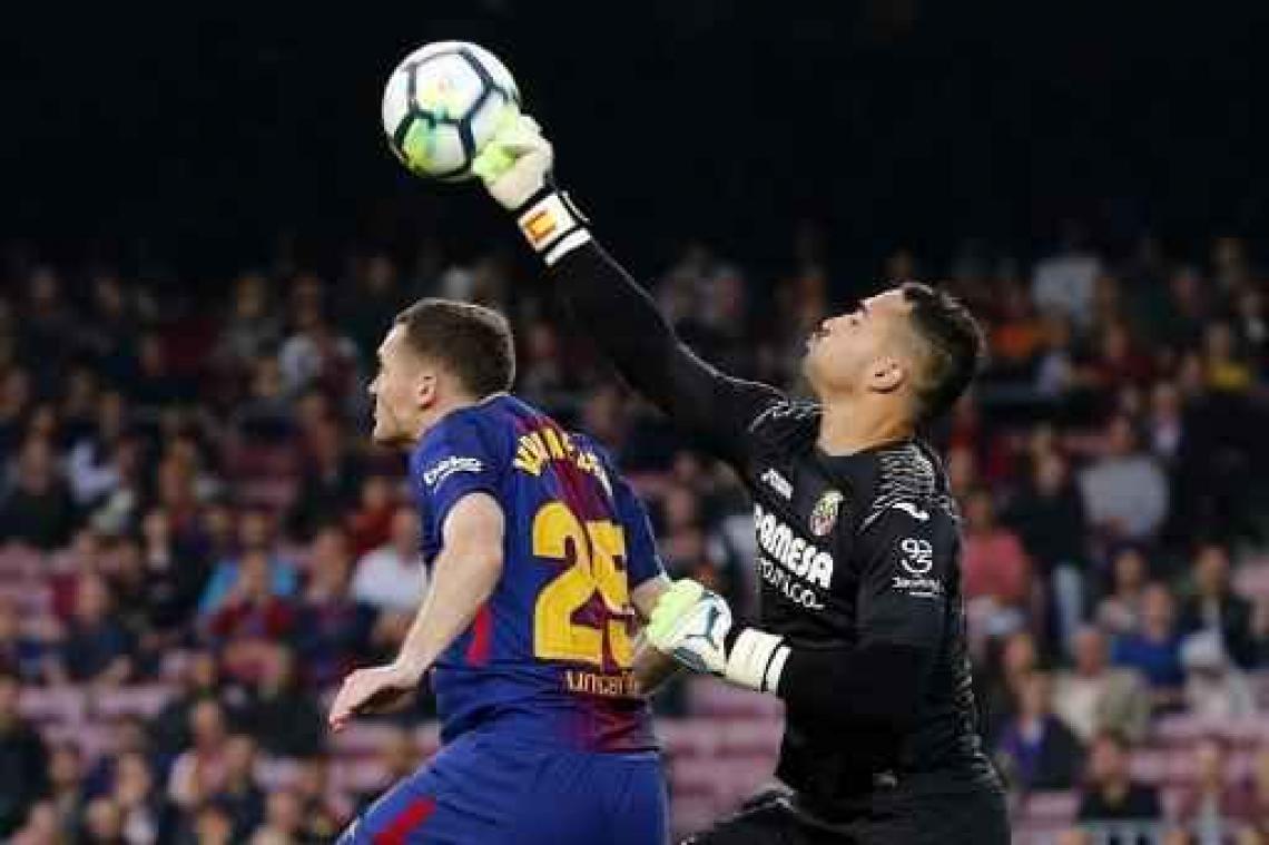 Belgen in het buitenland - Barcelona, met Vermaelen, geeft titel met ruime zege tegen Villareal nog meer glans