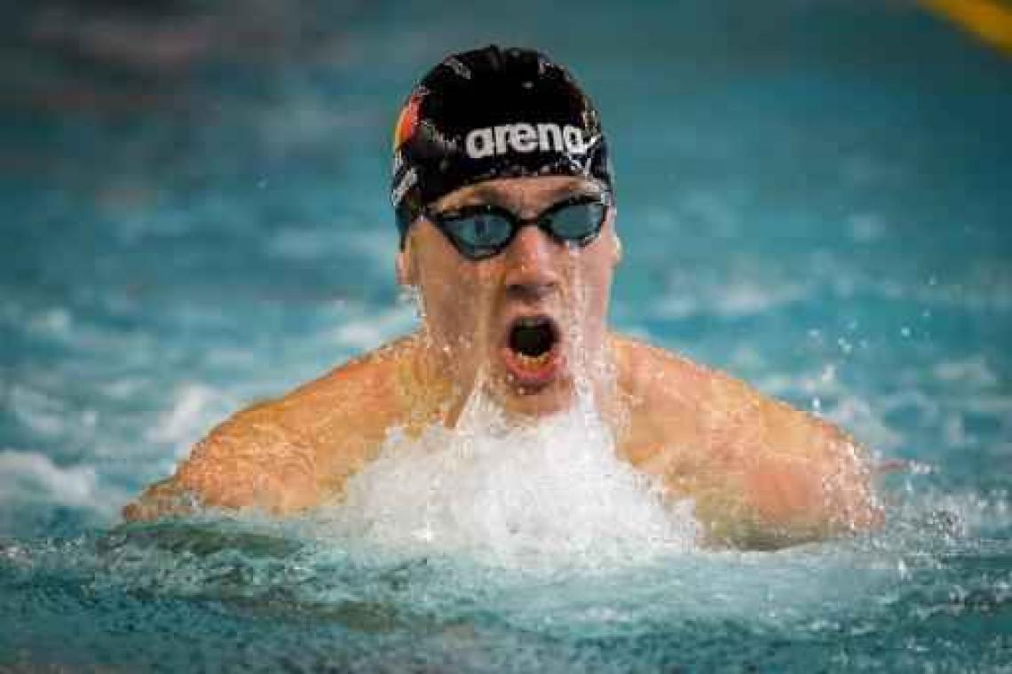 Basten Caerts scherpt Belgisch record 50 meter schoolslag aan