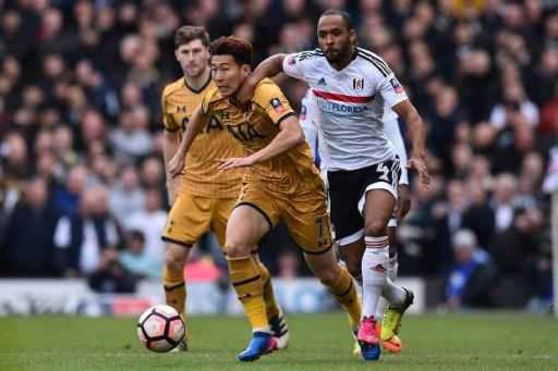 Belgen in het buitenland - Odoi helpt Fulham met knap kopbaldoelpunt aan promotiefinale
