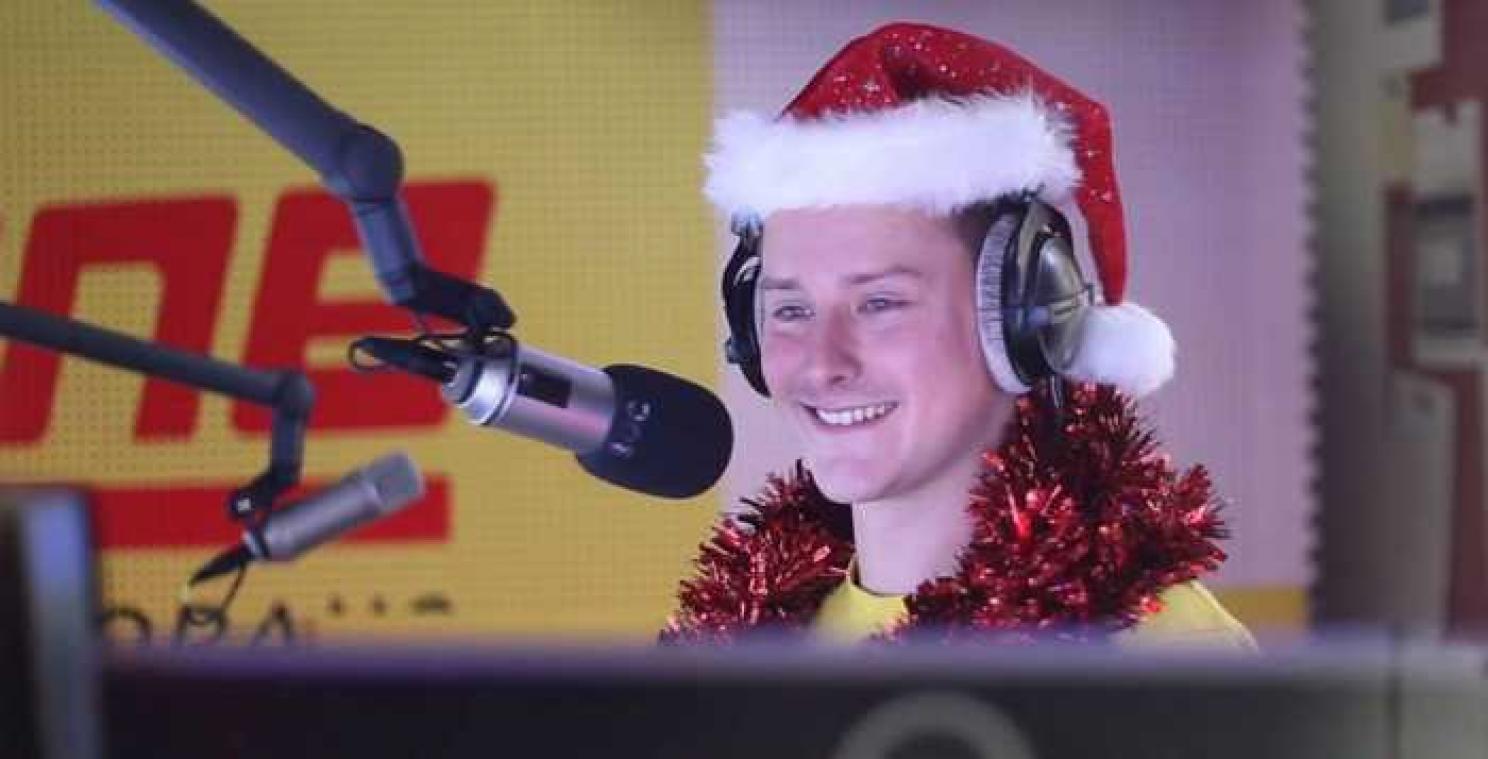 Presentator kaapt de ether met Last Christmas'