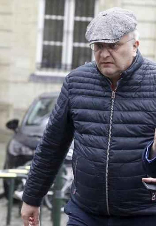 N-VA beschuldigt Laurent van fraude