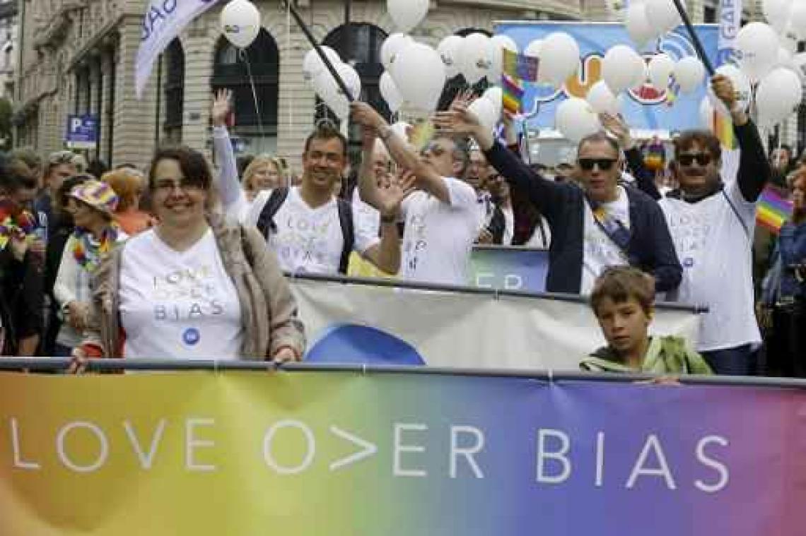Pride Parade lokt 100.000 mensen naar Brussel
