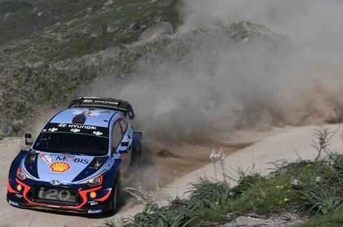 Rally van Portugal - Thierry Neuville autoritair leider