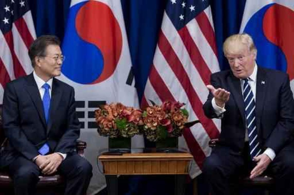 Trump en Moon gaan "nauw samenwerken" om top met Kim te doen slagen
