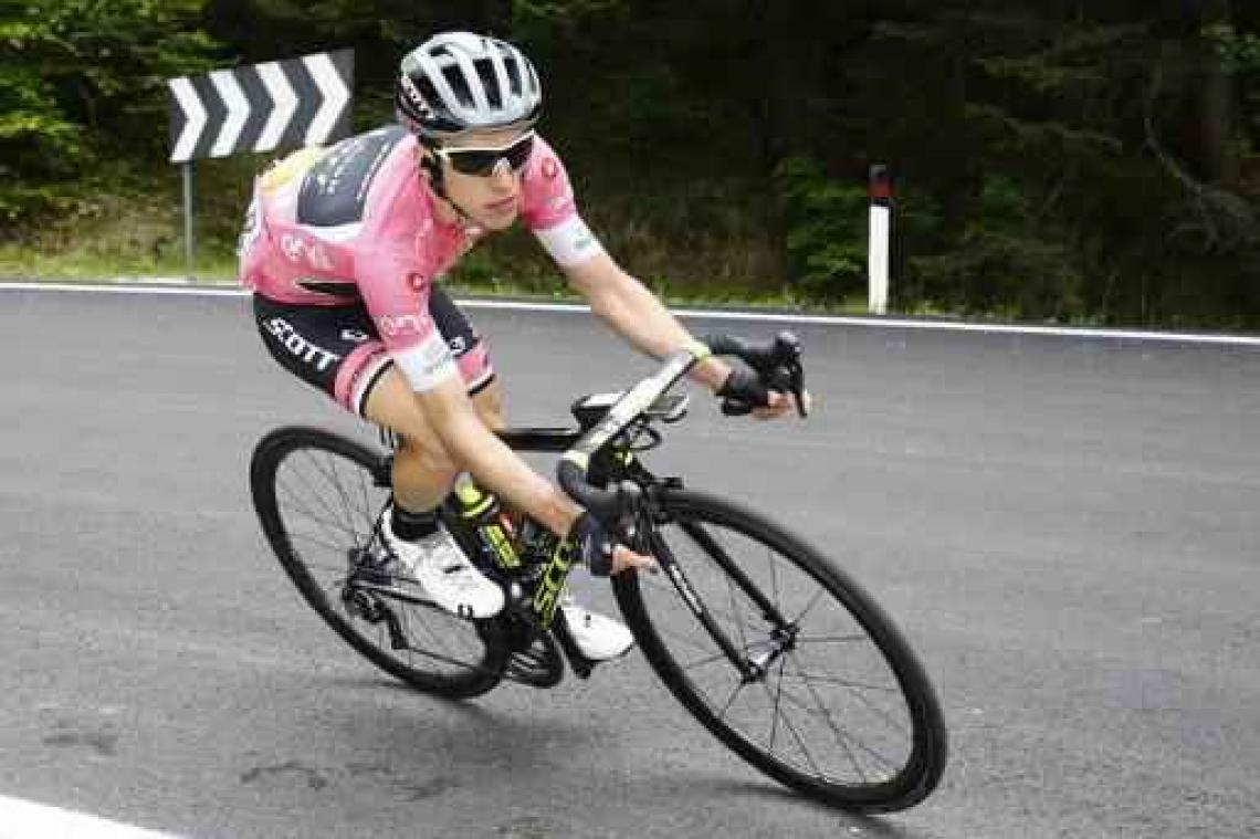 Simon Yates wint ook 15e rit in de Giro en blijft leider