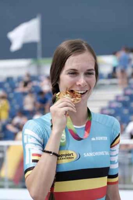 BK skeeleren - Roller queen Sandrine Tas laat één steekje vallen