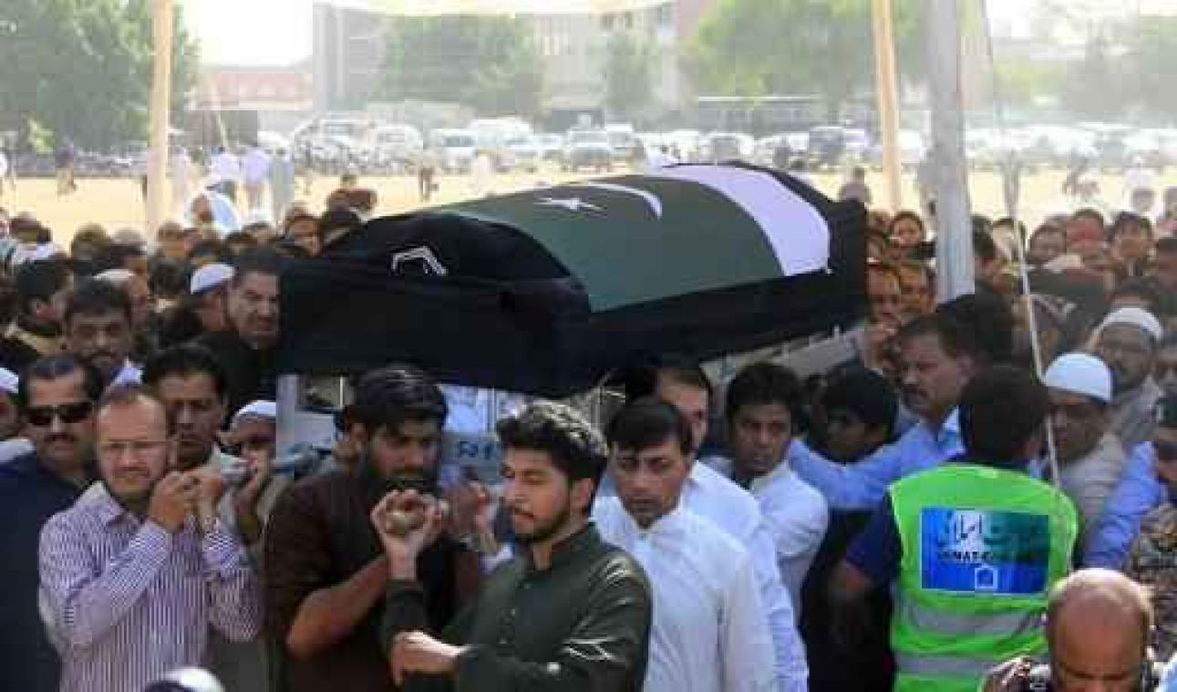 Afscheid in Pakistan van uitwisselingsstudente gedood bij bloedbad Amerikaanse school