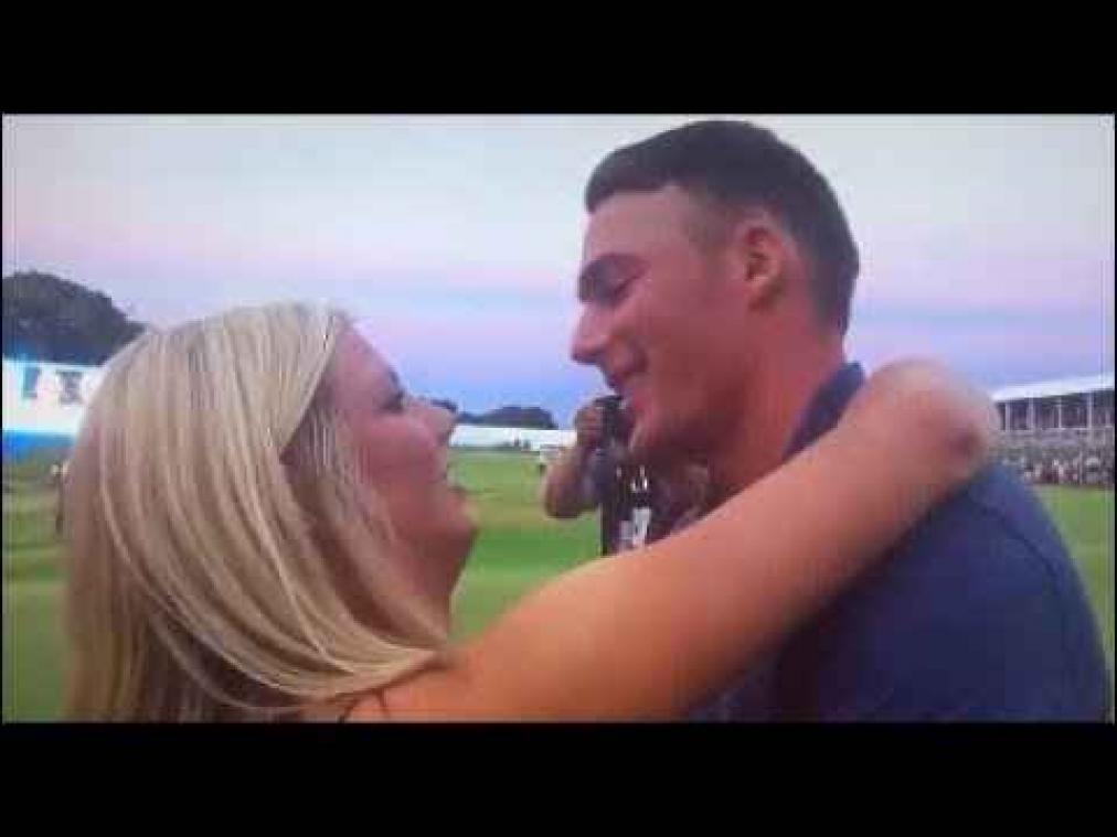 VIDEO. Golfer wordt live op televisie afgewezen