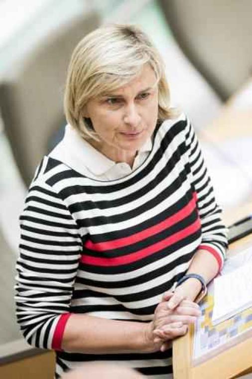 Lat eindtermen verlagen is "onbespreekbaar" (Crevits)