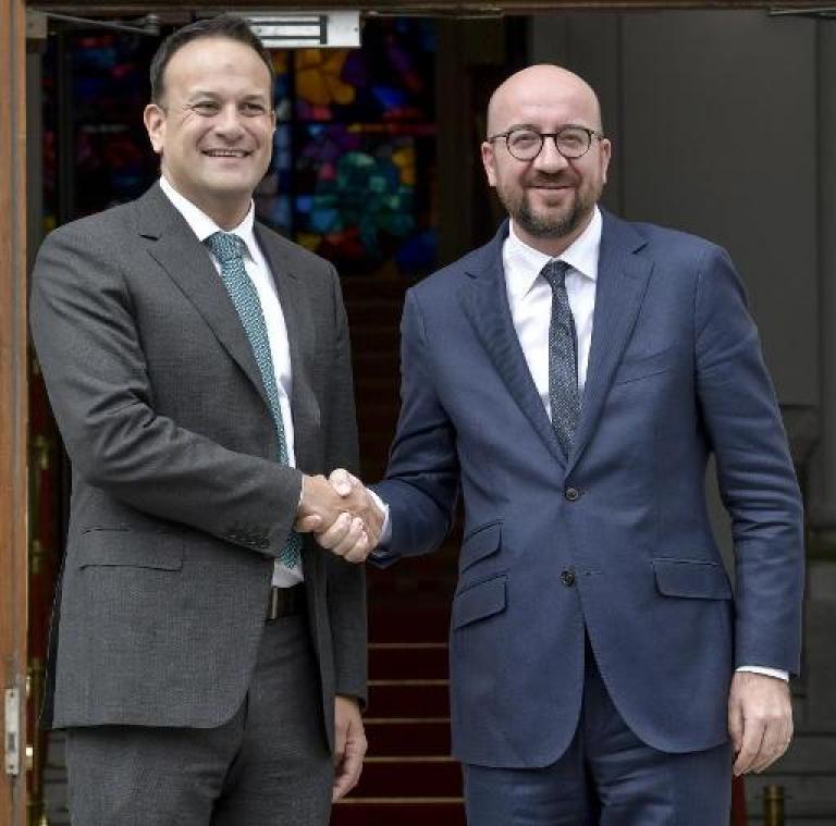 Premier Michel verkent geladen Ierse grenskwestie