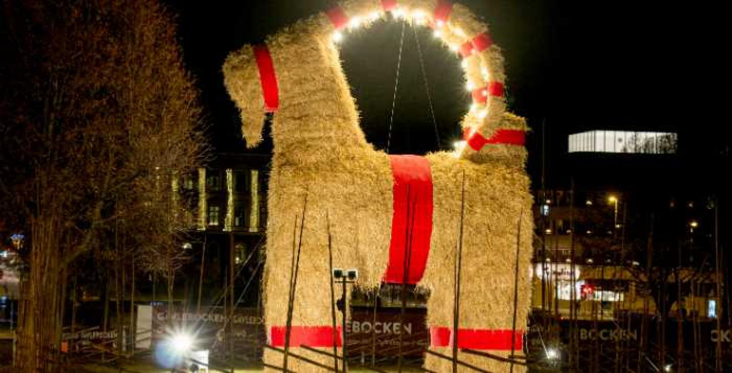 Zweed gearresteerd voor vernielzuchtige 'kersttraditie'