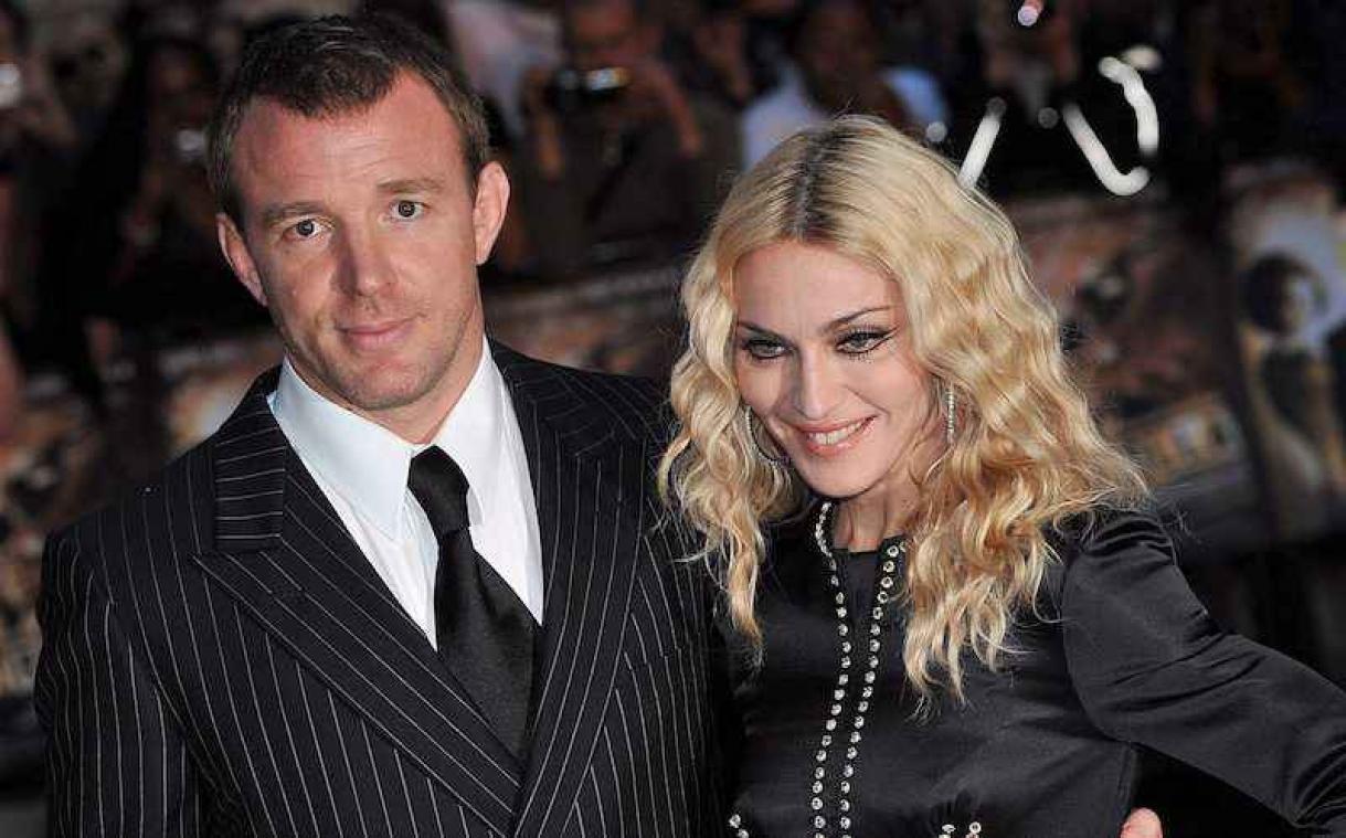 Guy Ritchie spant samen met zoon tegen Madonna