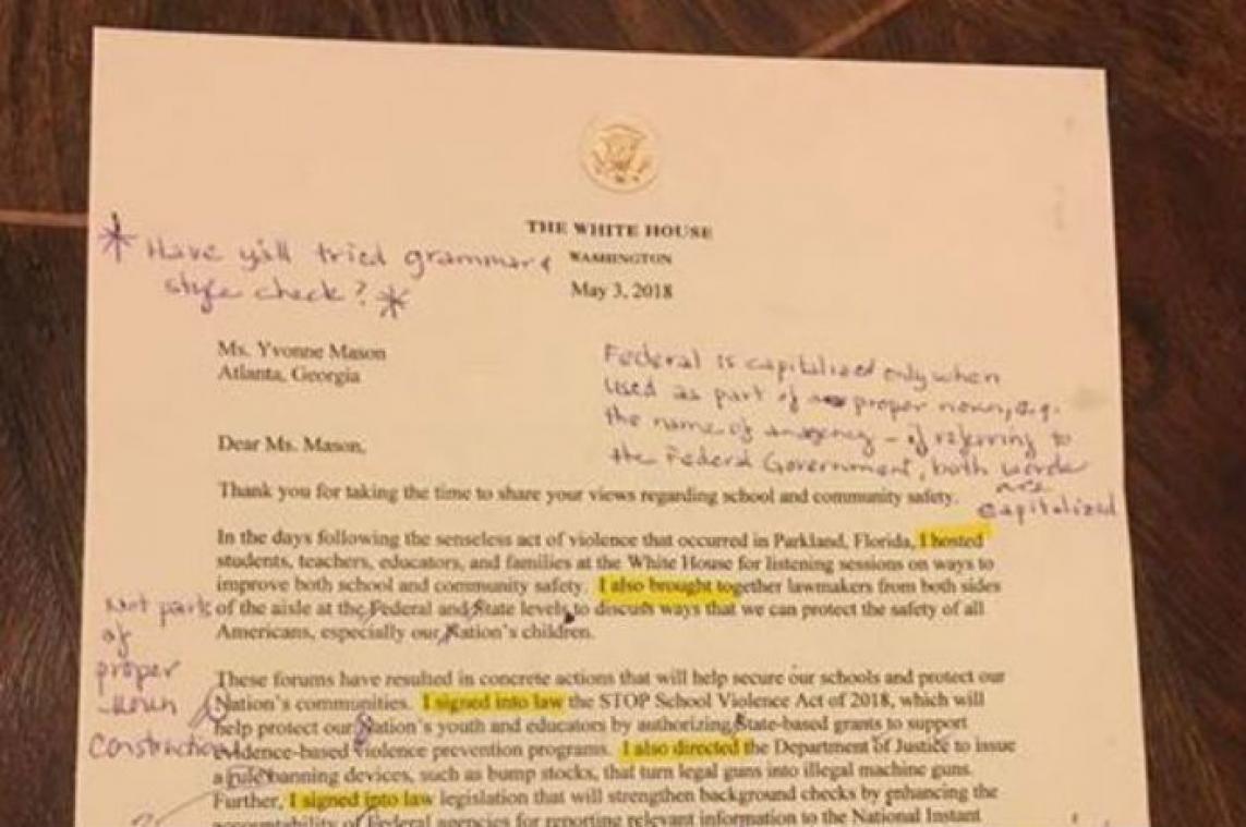 Leerkracht stuurt Trump's brief vol fouten verbeterd terug naar het Witte Huis