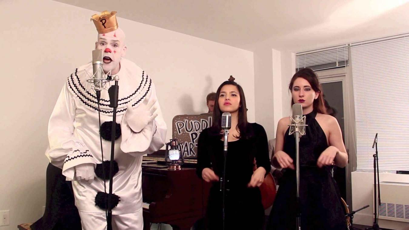 Gigantische clown covert Lorde met zijn indrukwekkende stem