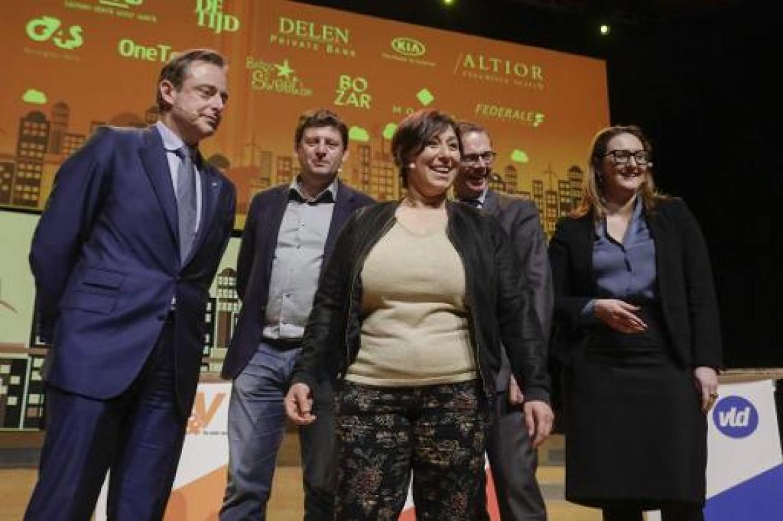 Partijvoorzitters verliezen geen loon als ze afwezig zijn