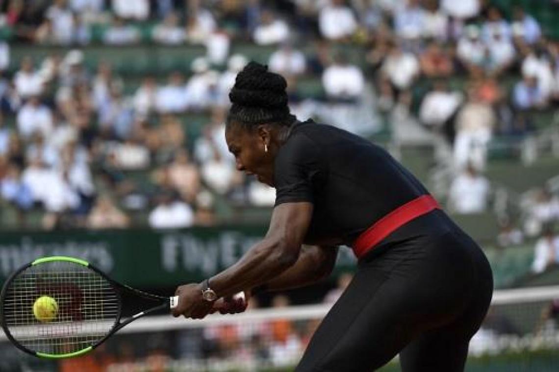 Serena Williams neemt eerste horde van Roland Garros