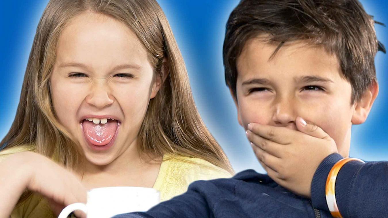 Kinderen proeven koffie voor de eerste keer