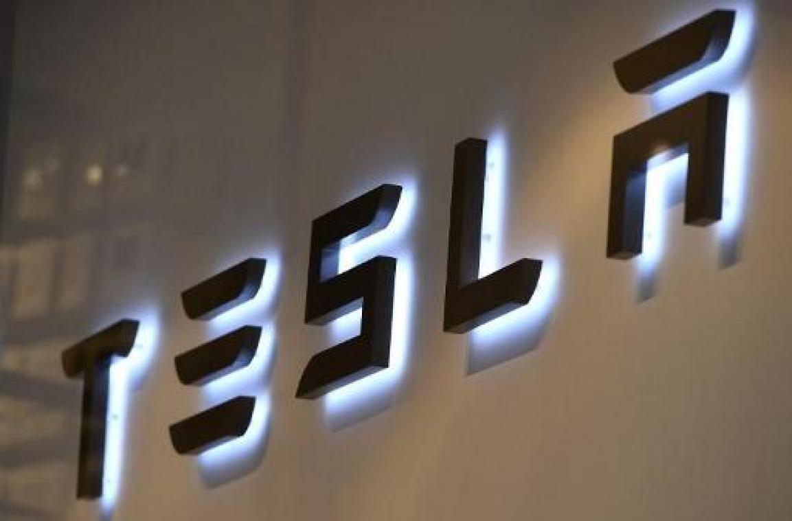 Tesla ontkent link tussen Autopilot en ongeval in Brussel