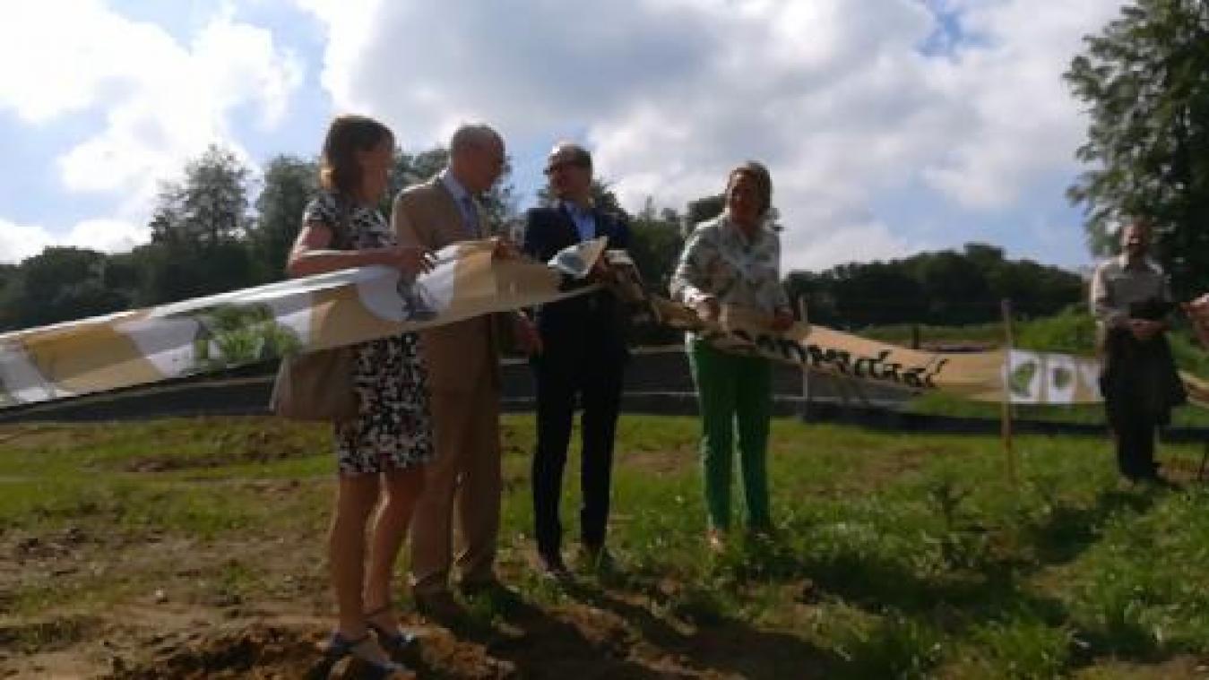 Ministers Weyts en Fremault huldigen nieuw ecoduct in Groenendaal in