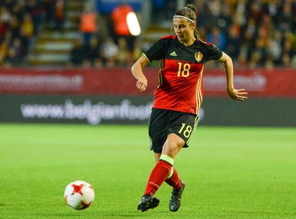Laura De Neve (Anderlecht) gelauwerd als beste voetbalster in België