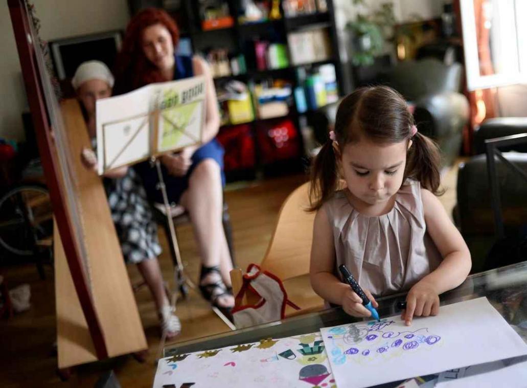 Nieuwe app brengt ouders en babysitters bij elkaar
