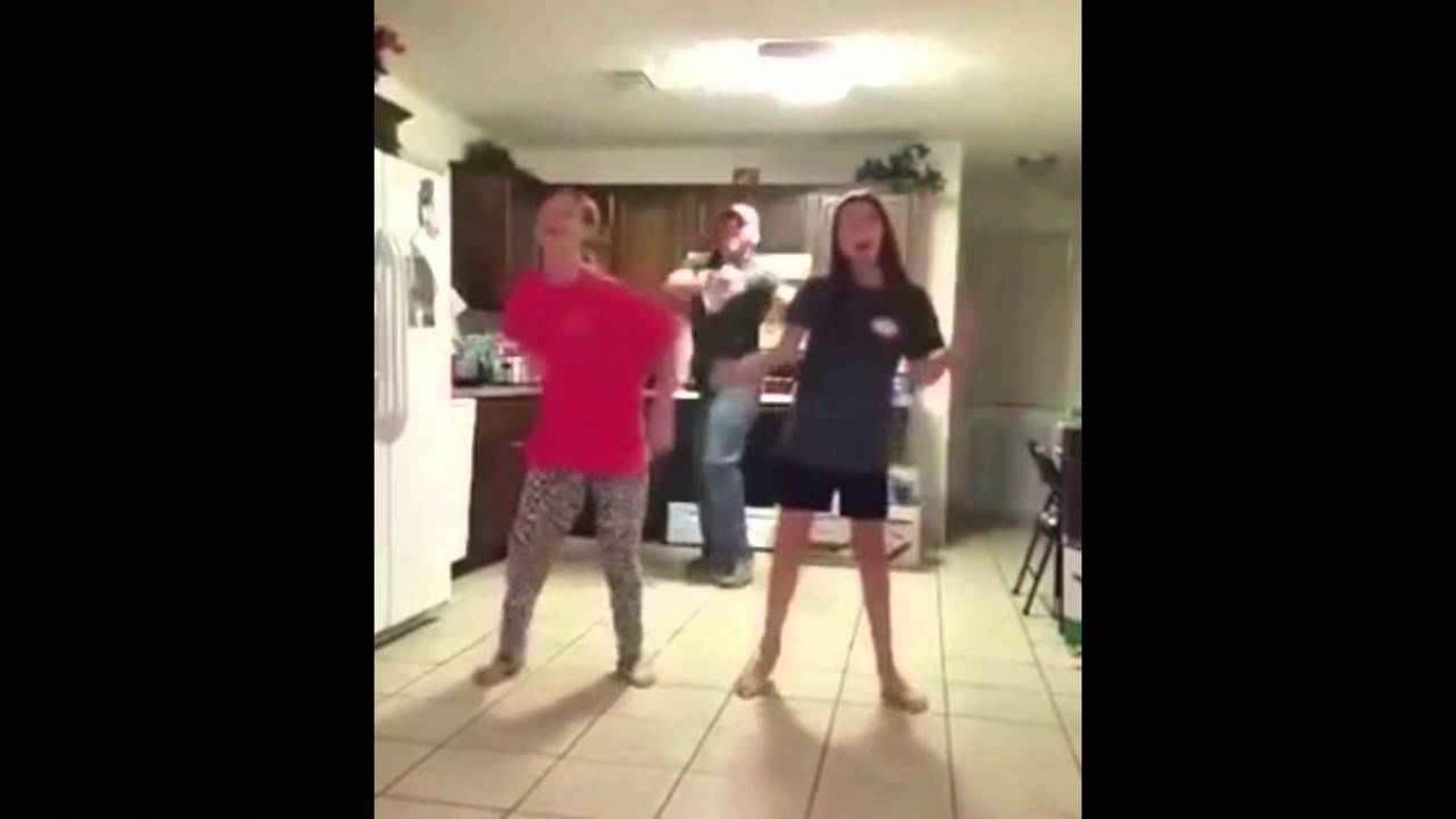 Vader videobombt dansfilmpje dochters