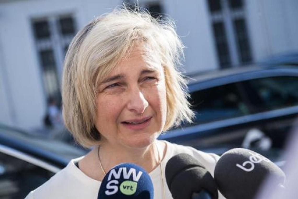 Minister Crevits lanceert campagne voor gezondere lucht aan scholen