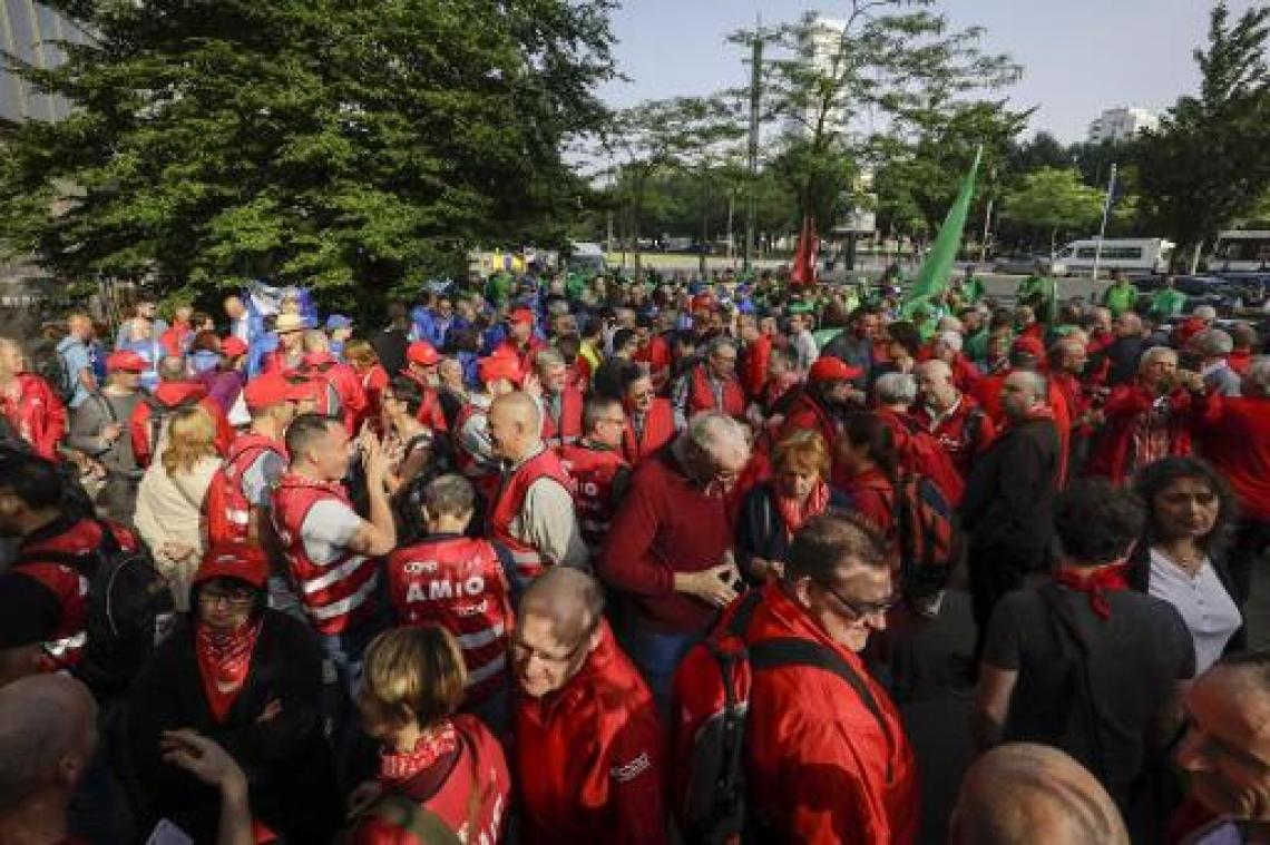 Bonden protesteren tegen stopzetten "technisch overleg" ambtenarenstatuut