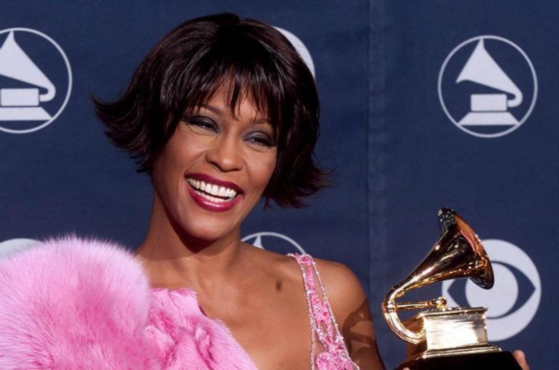 Bijbel van Whitney Houston staat te koop voor 80.000 euro