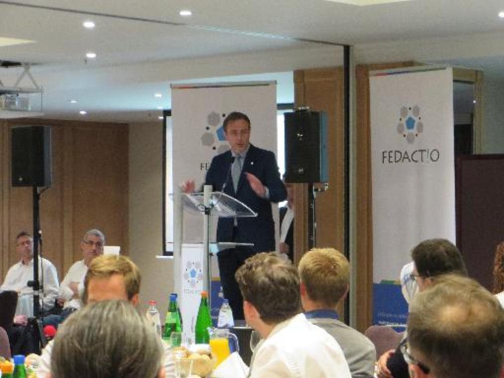 Antwerpse politici nemen deel aan iftar