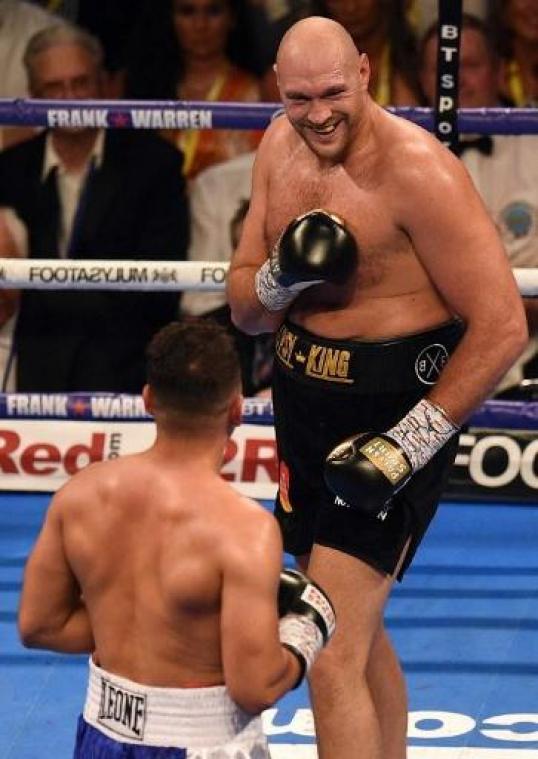 Fury maakt rentree met snelle overwinning