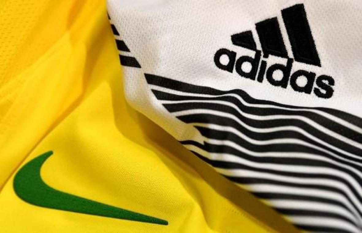 Adidas en Nike betalen vrouwen die voetbalshirts maken hongerloon