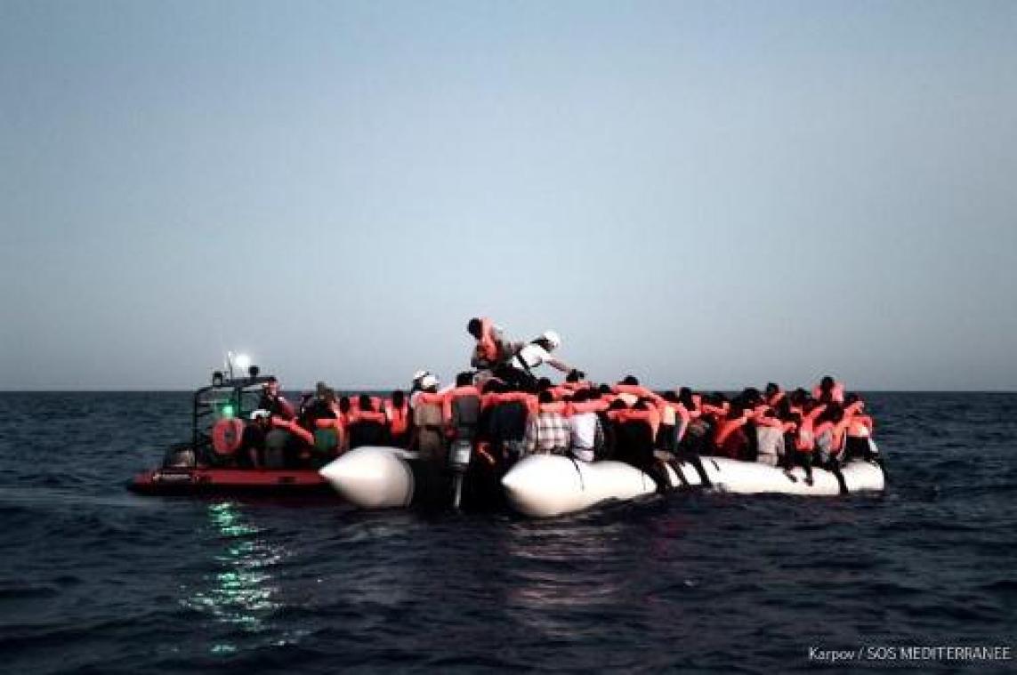 Vluchtelingencrisis - Lot nog steeds onduidelijk van reddingsboot die door Italië werd afgescheept