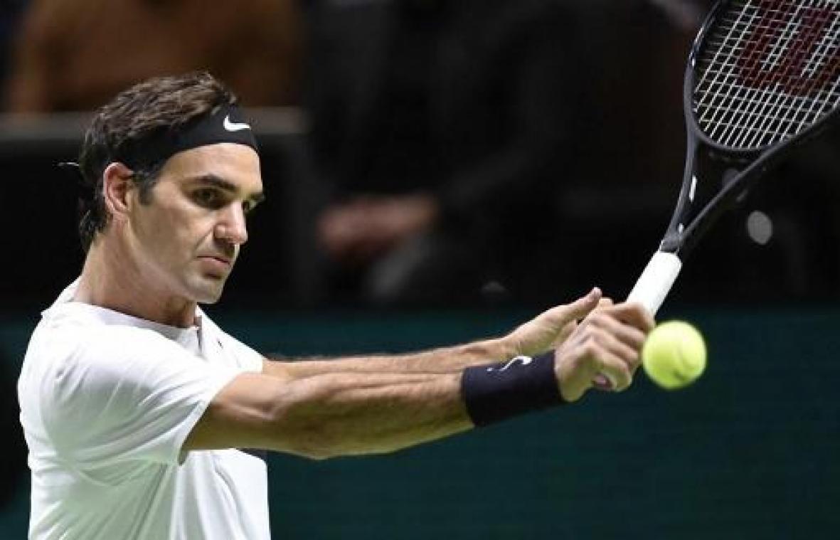 Federer wint eerste wedstrijd op gras