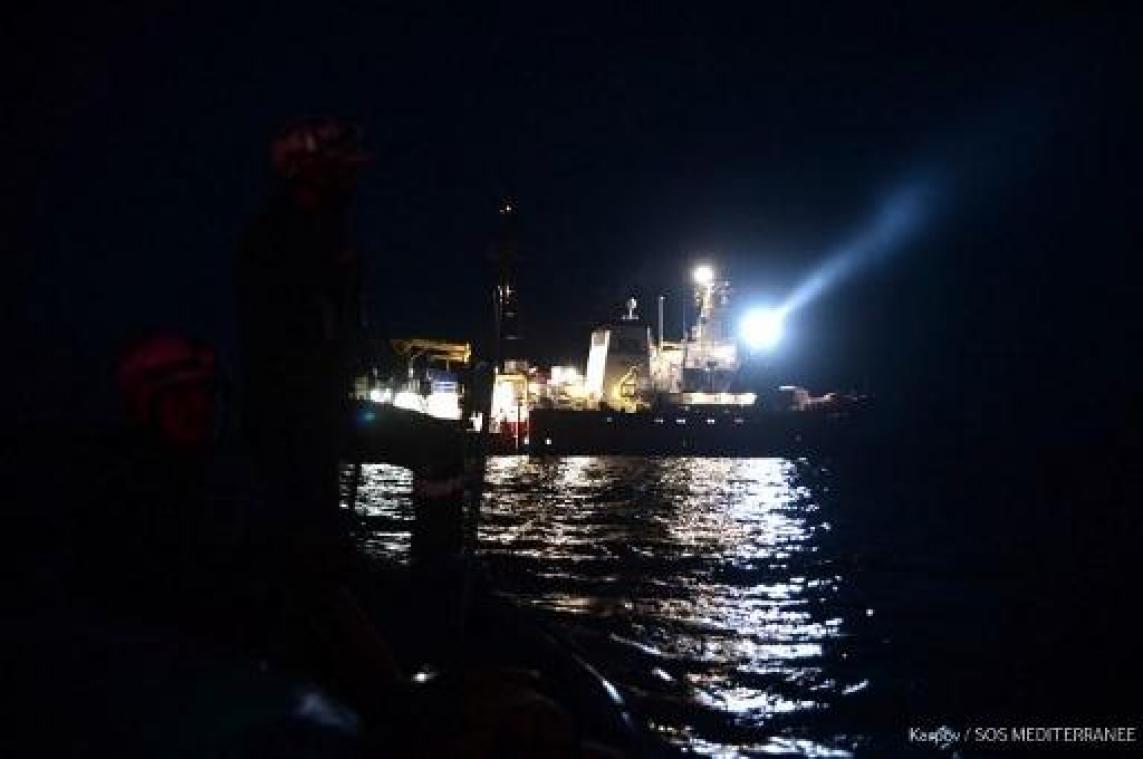 Ngo-schip kent moeilijke tocht naar Spanje