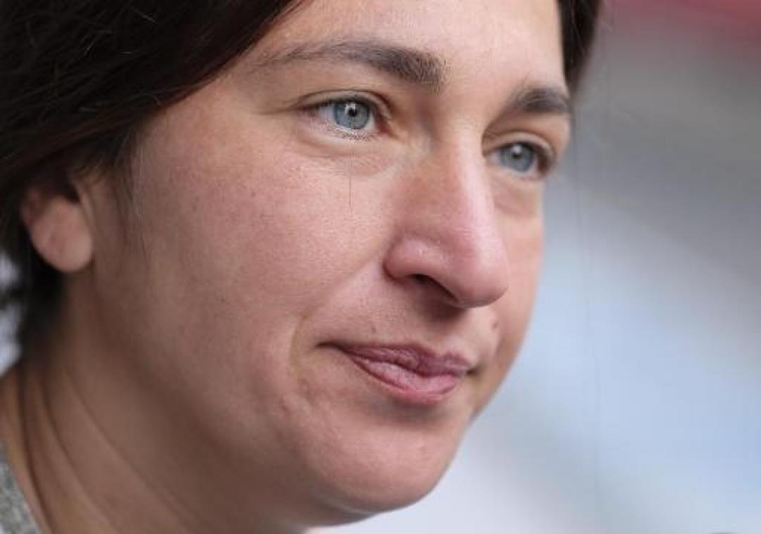 Zuhal Demir wijst Herman De Croo terecht voor "rampzalig migratiebeleid"