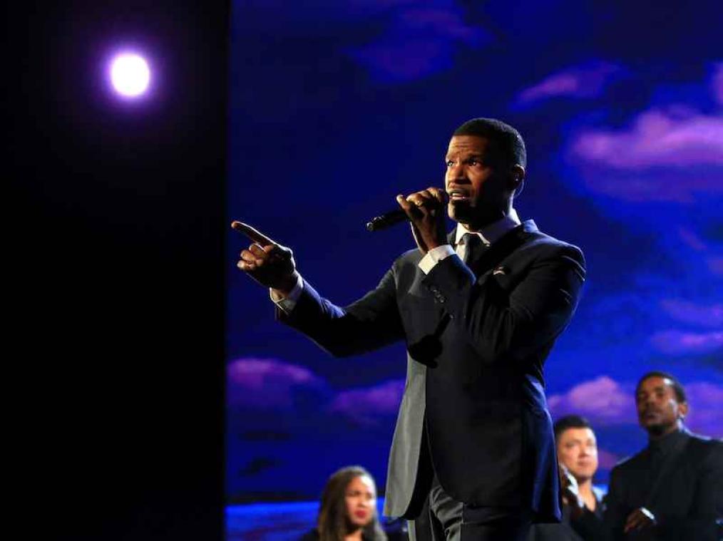 Jamie Foxx redt man uit brandend voertuig