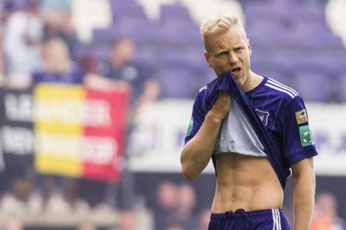 RSC Anderlecht geeft Olivier Deschacht geen nieuw contract