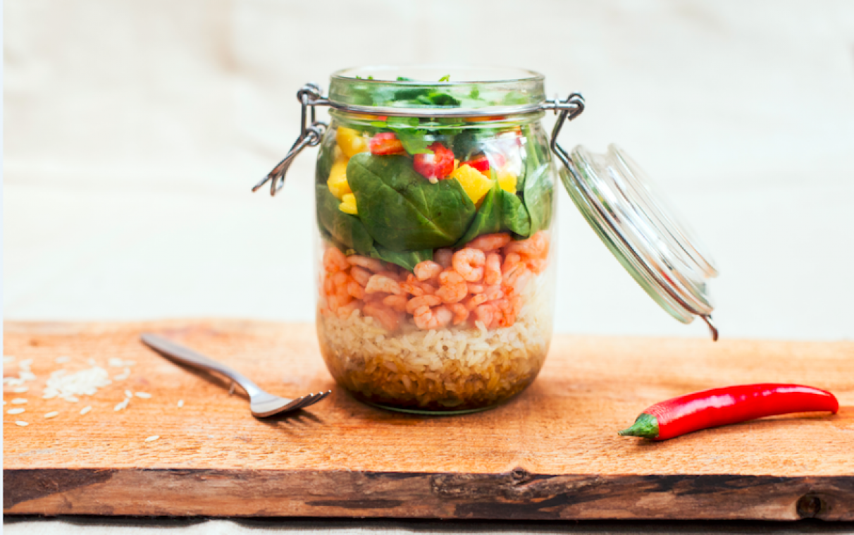 Time to eat: bokaalsalade met spinazie en garnalen